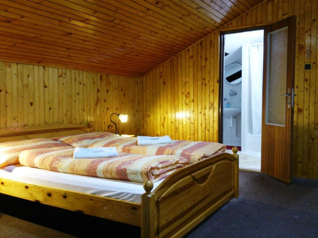 Sunnystreet Guesthouse Стара Лесна Екстер'єр фото