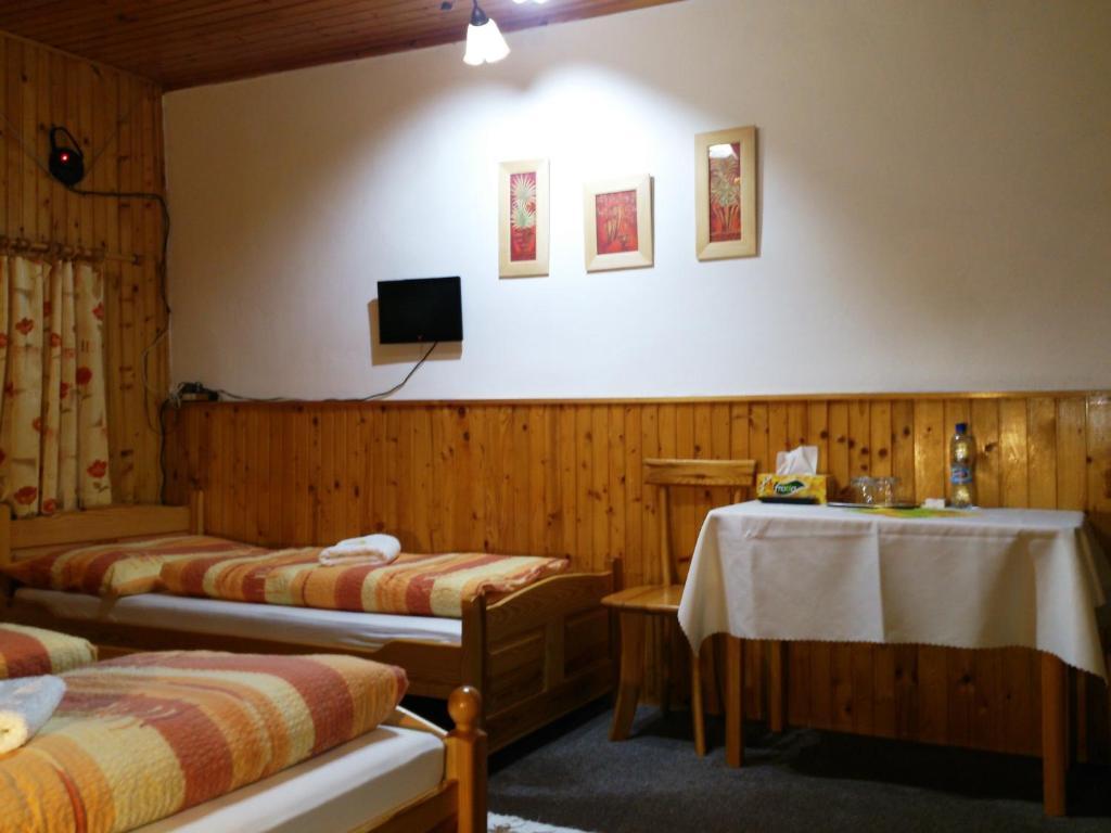 Sunnystreet Guesthouse Стара Лесна Екстер'єр фото
