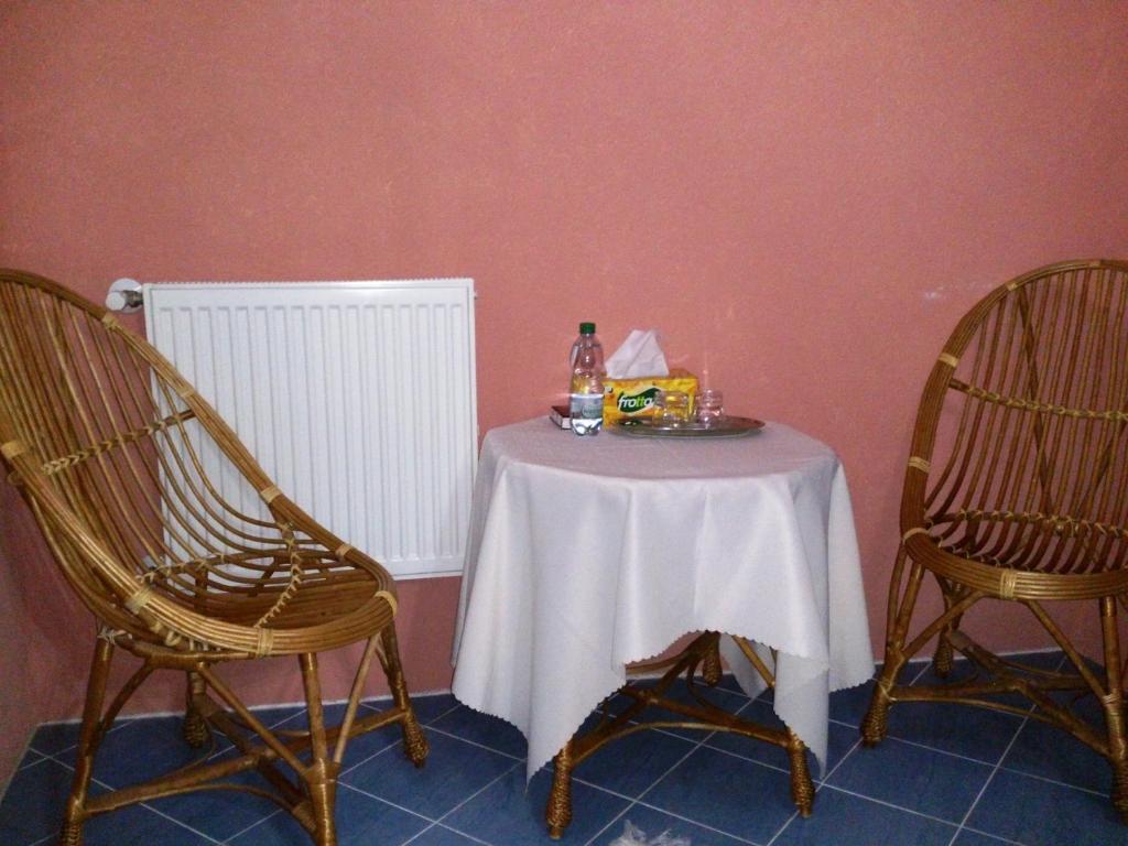 Sunnystreet Guesthouse Стара Лесна Екстер'єр фото
