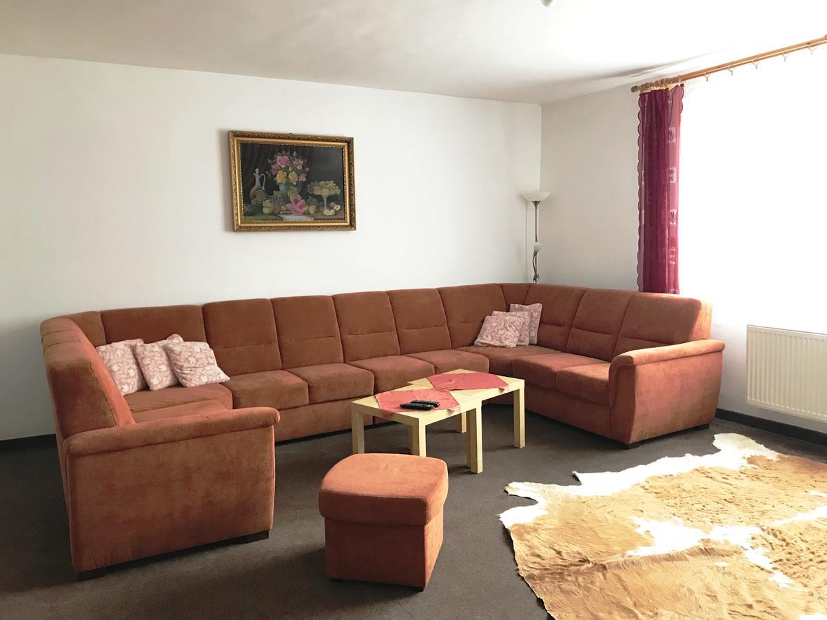 Sunnystreet Guesthouse Стара Лесна Екстер'єр фото