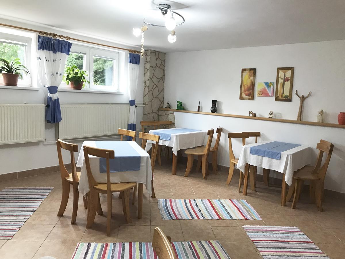 Sunnystreet Guesthouse Стара Лесна Екстер'єр фото
